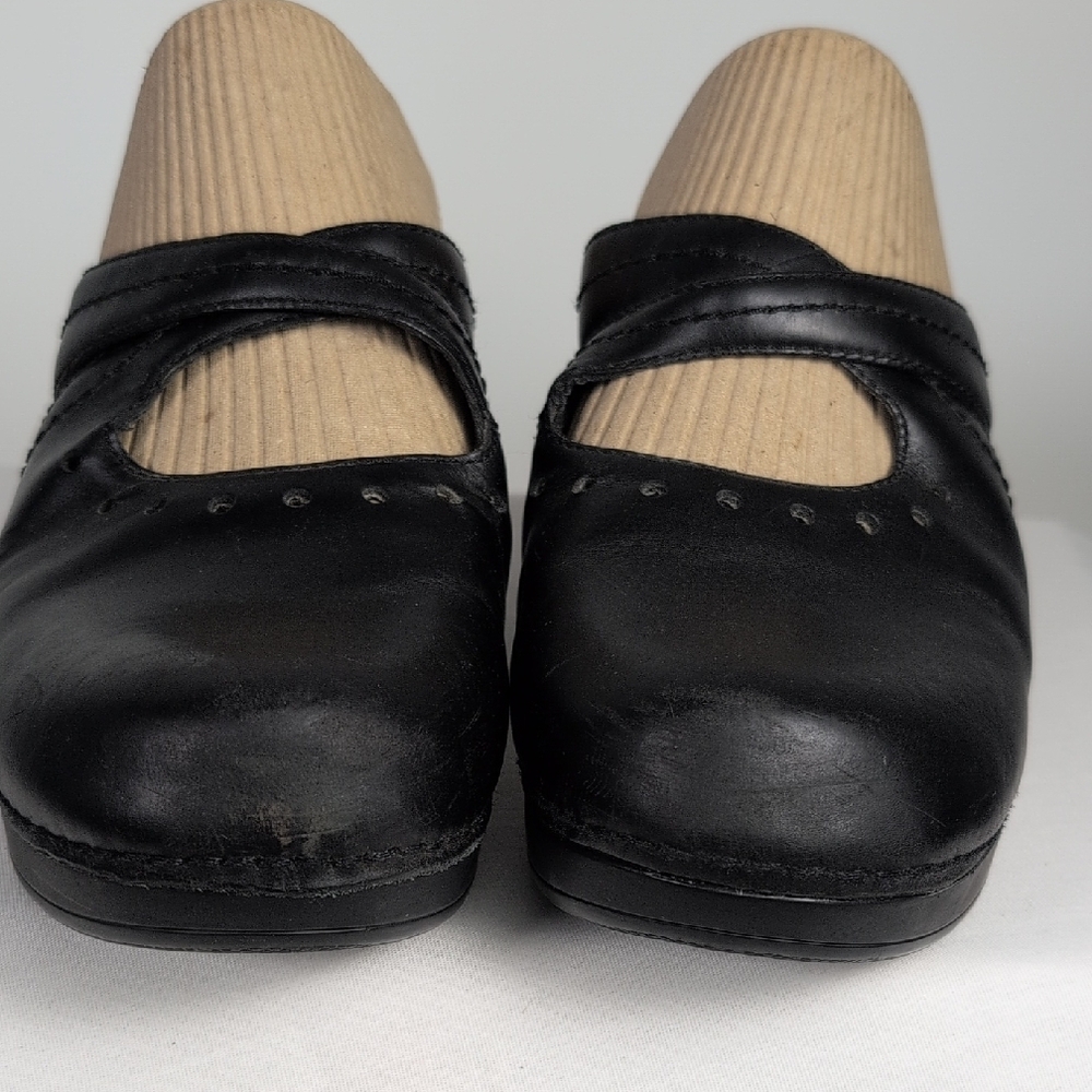 Dansko Black Women's Shoes - Picture 4 of 9